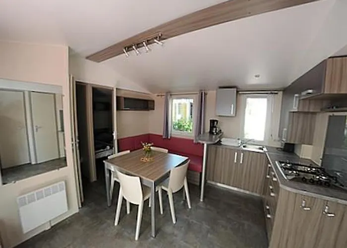 Mobil-home Confortable - 6 Pers. - Api-1-52-2152 *