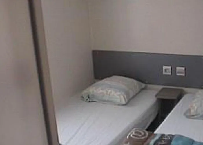 Mobil-home Confortable - 6 Pers. - Api-1-52-2152 * Estavar